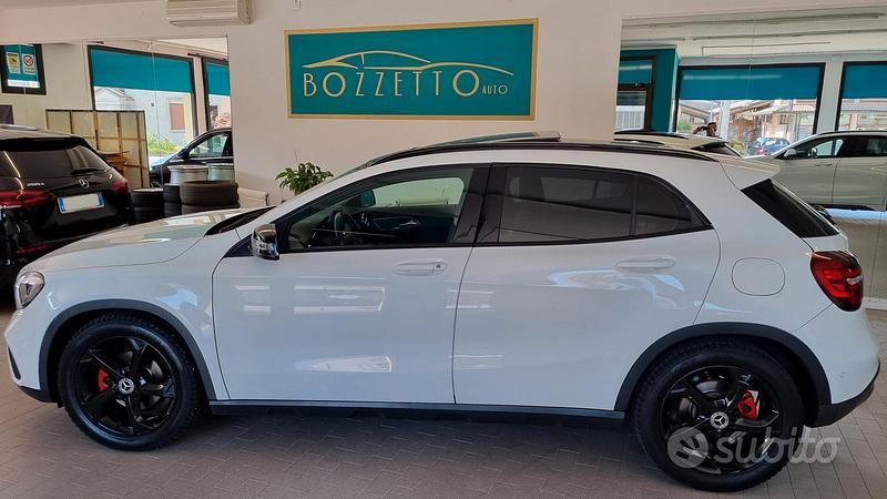 Usata Mercedes GLA180 109 CV (80 kW) 2018 Bianco polare SUV