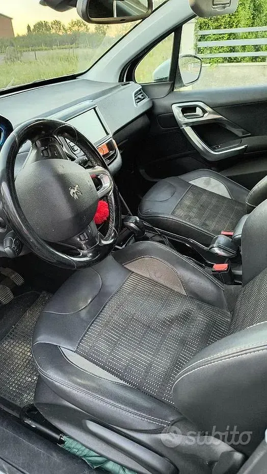 Usata Peugeot 2008 92 CV (67 kW) 2016 Bianco SUV