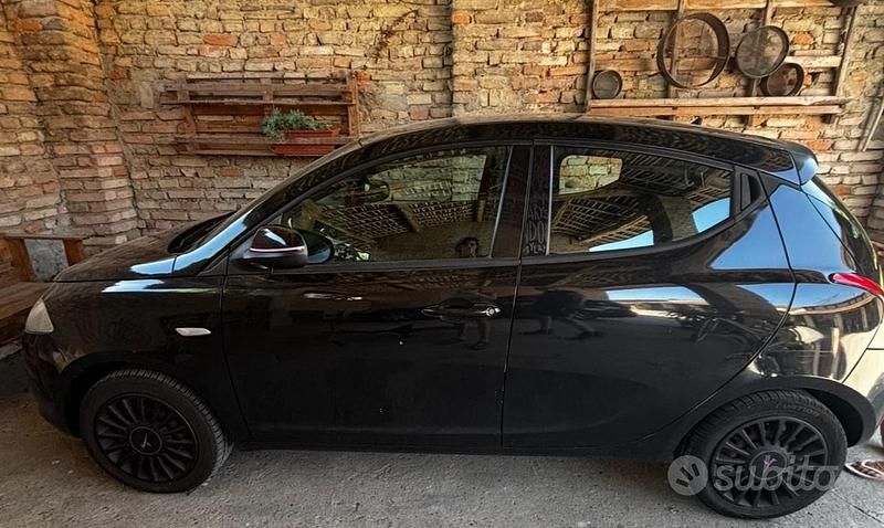 Nero Usata 2013 Lancia Ypsilon Due volumi | 6500 € - Immagine 1/4