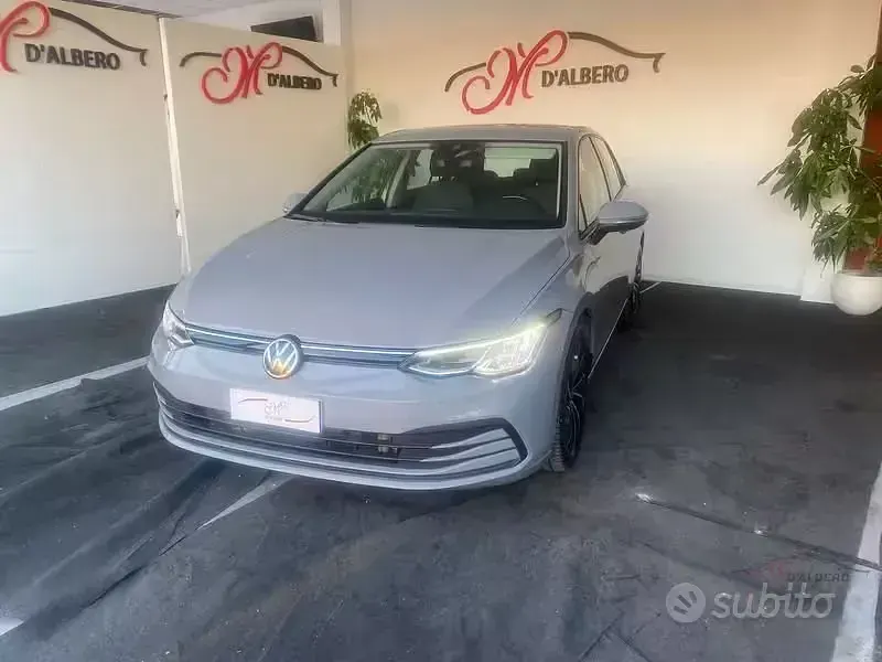 Usata VW Golf VIII Life 110 CV (80 kW) 2020 Grigio Berlina