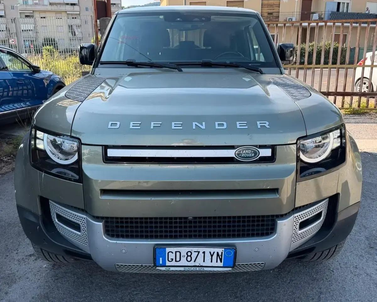 Usata Land Rover Defender HSE Dynamic 248 CV (182 kW) 2021 Verde SUV