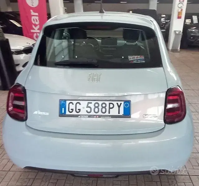 Usata Fiat 500e Business 42 kW (58 CV) 2020 Blu Berlina