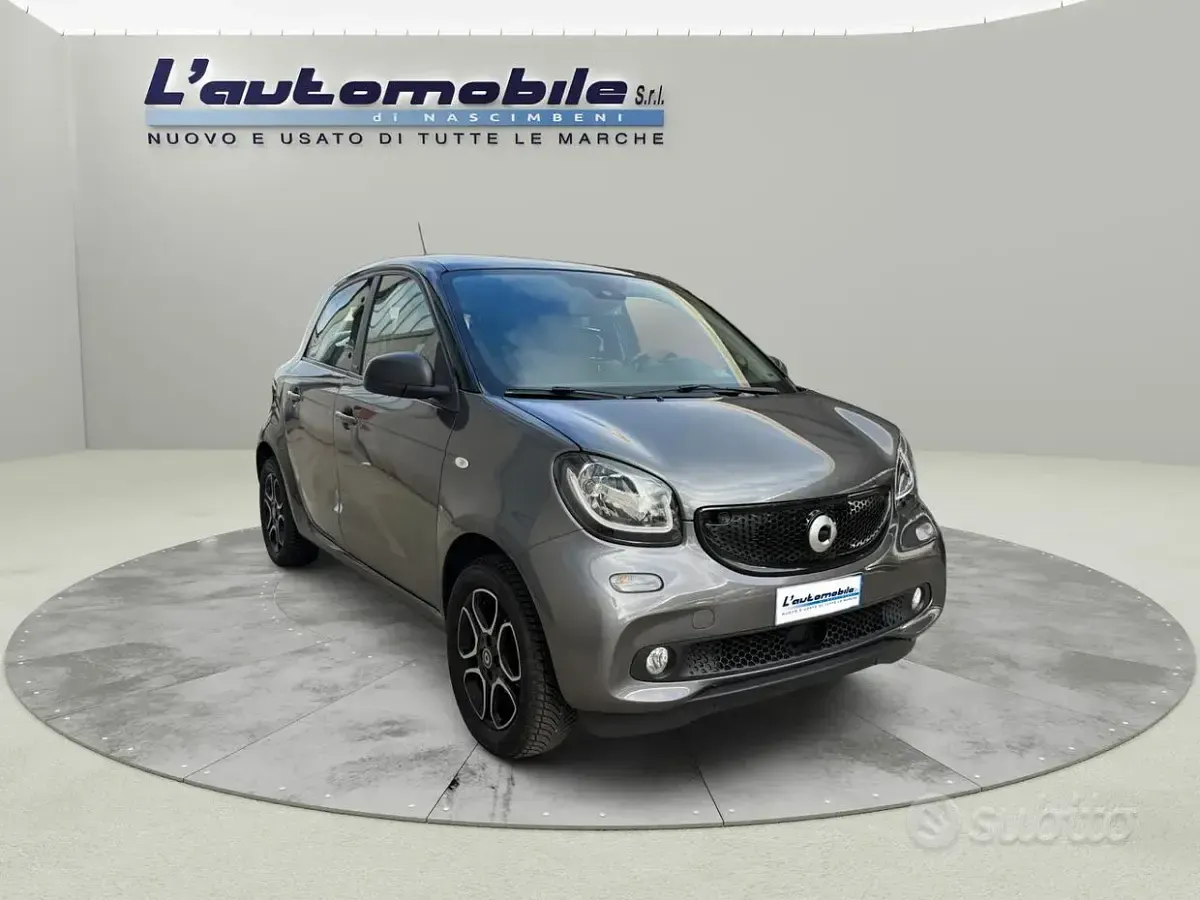 Usado Smart ForFour Passion 71 CV (52 kW) 2019 Gris Utilitario
