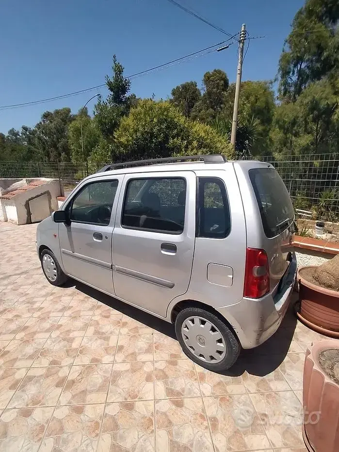 Usata Opel Agila 75 CV (55 kW) 2003 Grigio Monovolume
