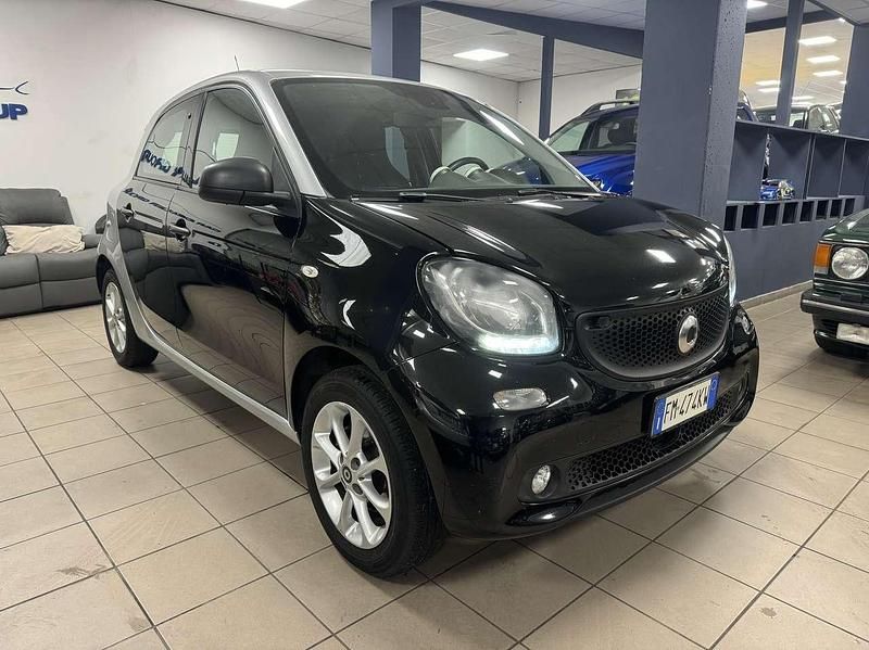 Usata Smart ForFour 71 CV (52 kW) 2017 Nero Utilitaria