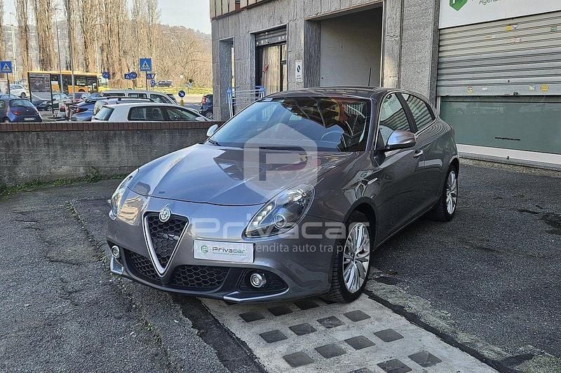 Grigio Usata 2016 Alfa Romeo Giulietta Super Tre volumi | 8500 € (Buon prezzo) - Immagine 1/4