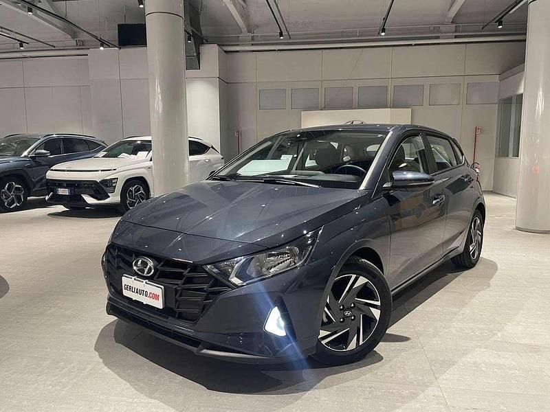 Grigio Usata 2022 Hyundai i20 Due volumi | 14.300 € (Ottimo prezzo) - Immagine 1/4
