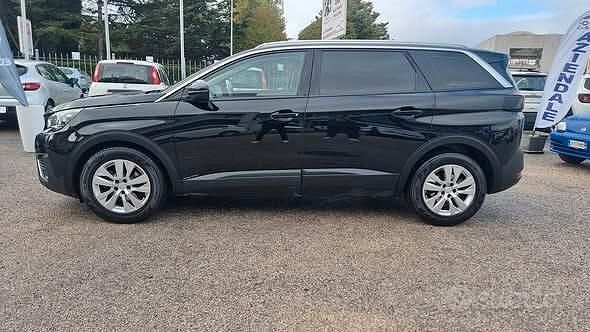 Usata Peugeot 5008 Business-Line 130 CV (95 kW) 2019 Nero SUV