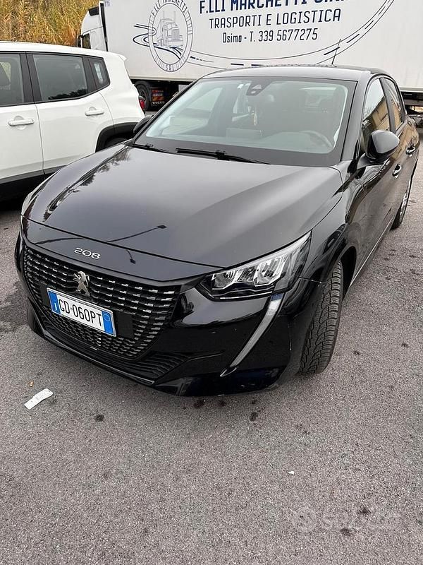 Usata Peugeot 208 68 CV (50 kW) 2021 Nero Utilitaria