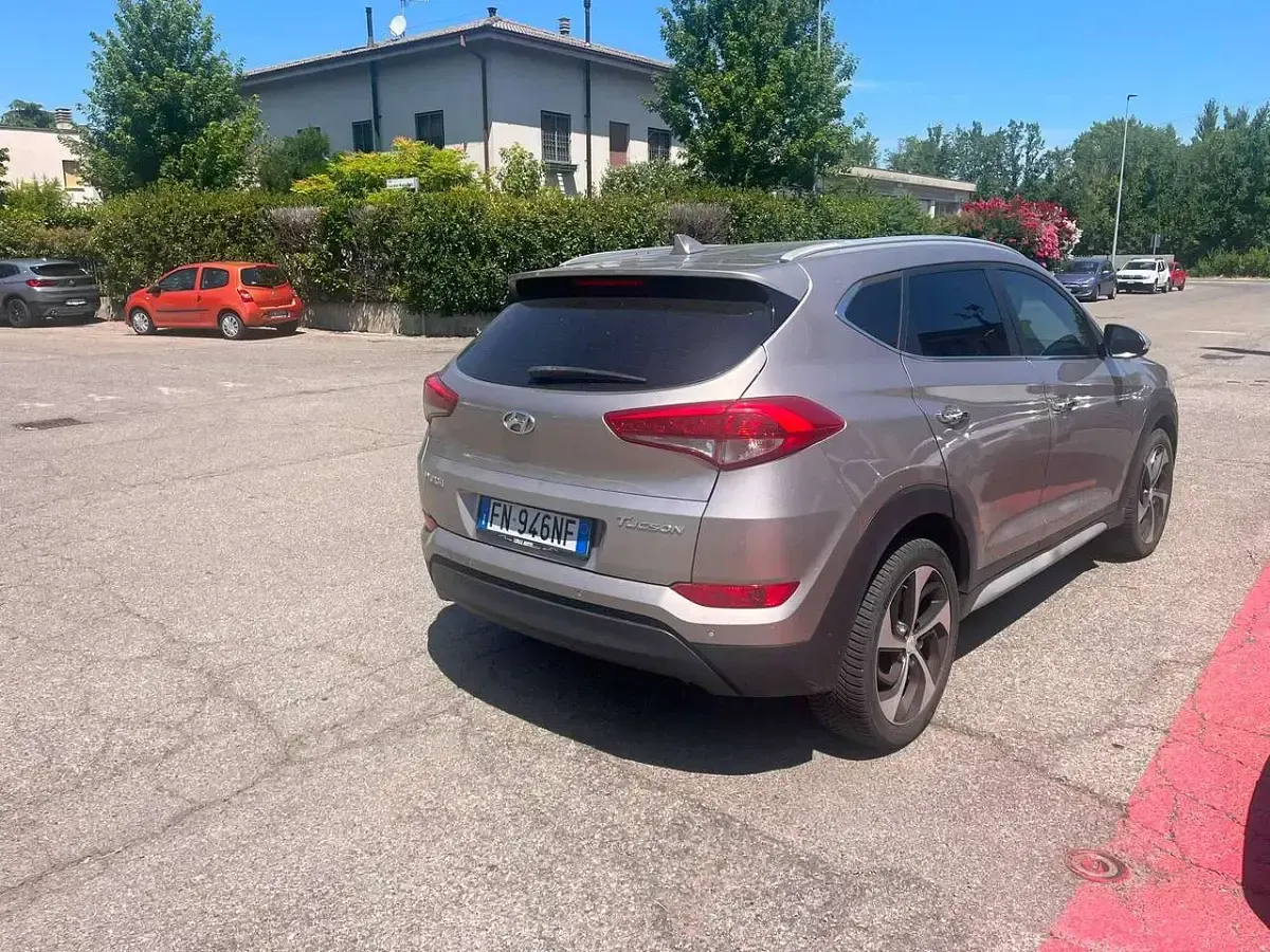 Usata Hyundai Tucson Xpossible 141 CV (103 kW) 2018 Grigio SUV