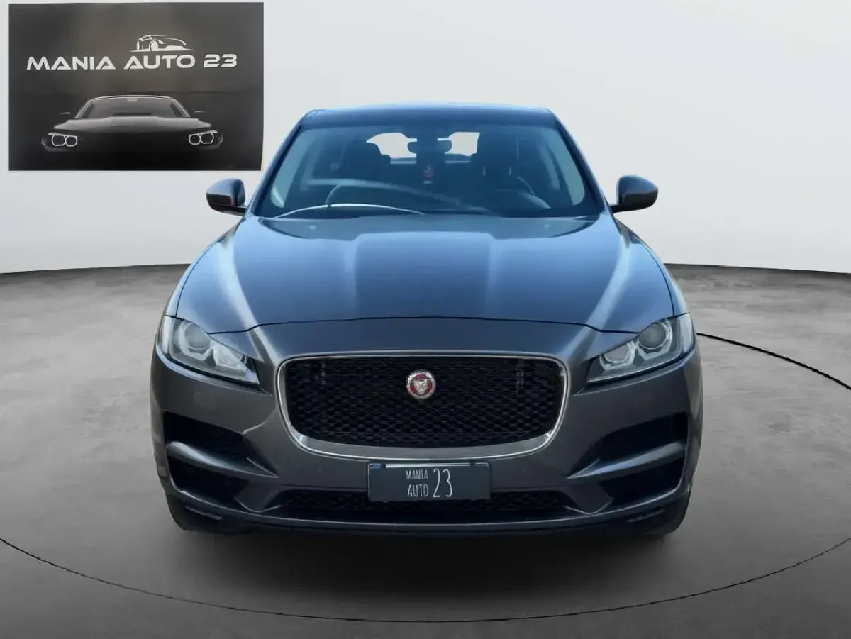 Usata Jaguar F-Pace Portfolio 179 CV (131 kW) 2020 Grigio SUV