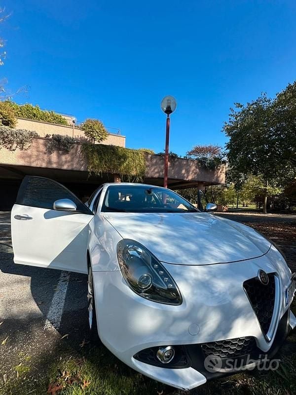 Usata Alfa Romeo Giulietta Super 120 CV (88 kW) 2018 Bianco Berlina