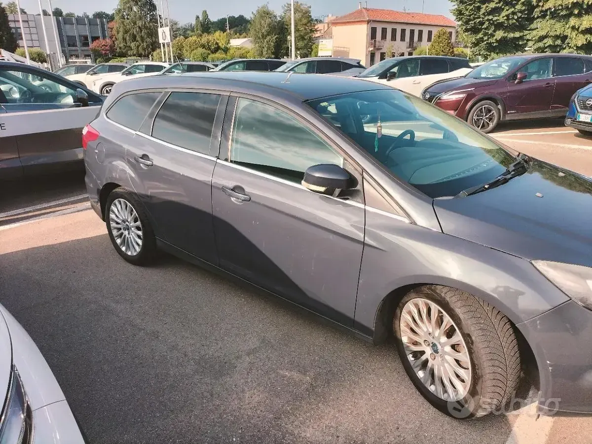 Usata Ford Focus Titanium 116 CV (85 kW) 2012 Grigio Station wagon