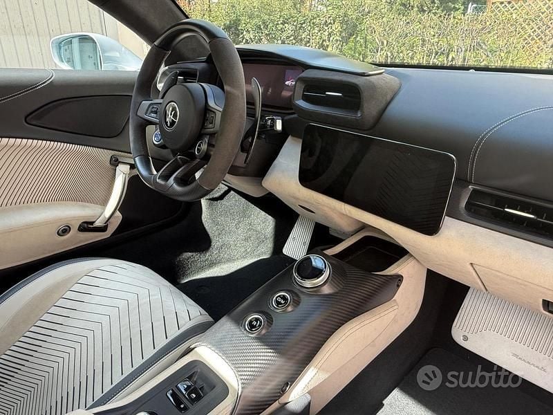 Nuova Maserati MC20 630 CV (463 kW) 2025 Blu Cabrio