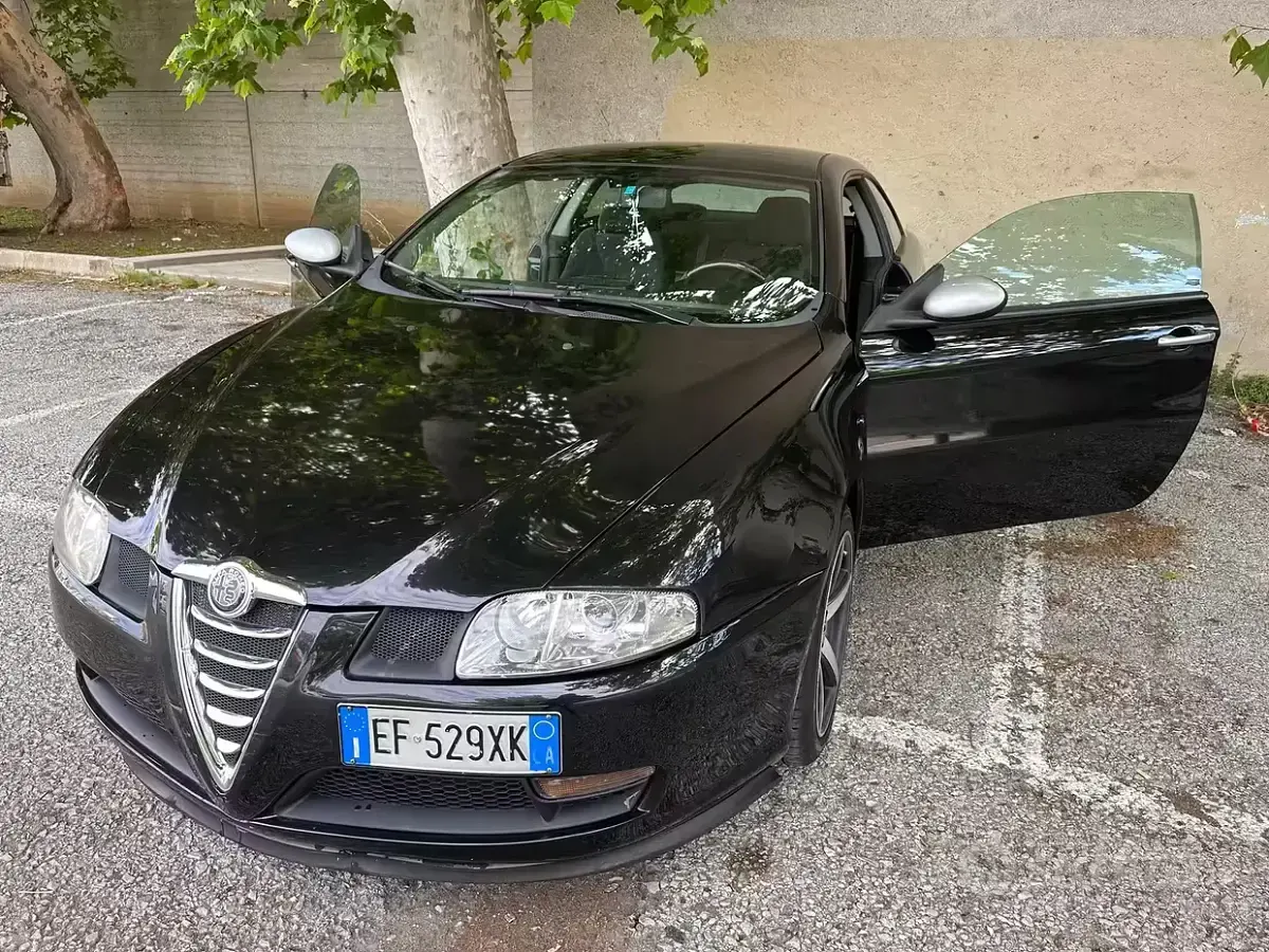 Usata Alfa Romeo GT Distinctive 150 CV (110 kW) 2006 Nero Coupé