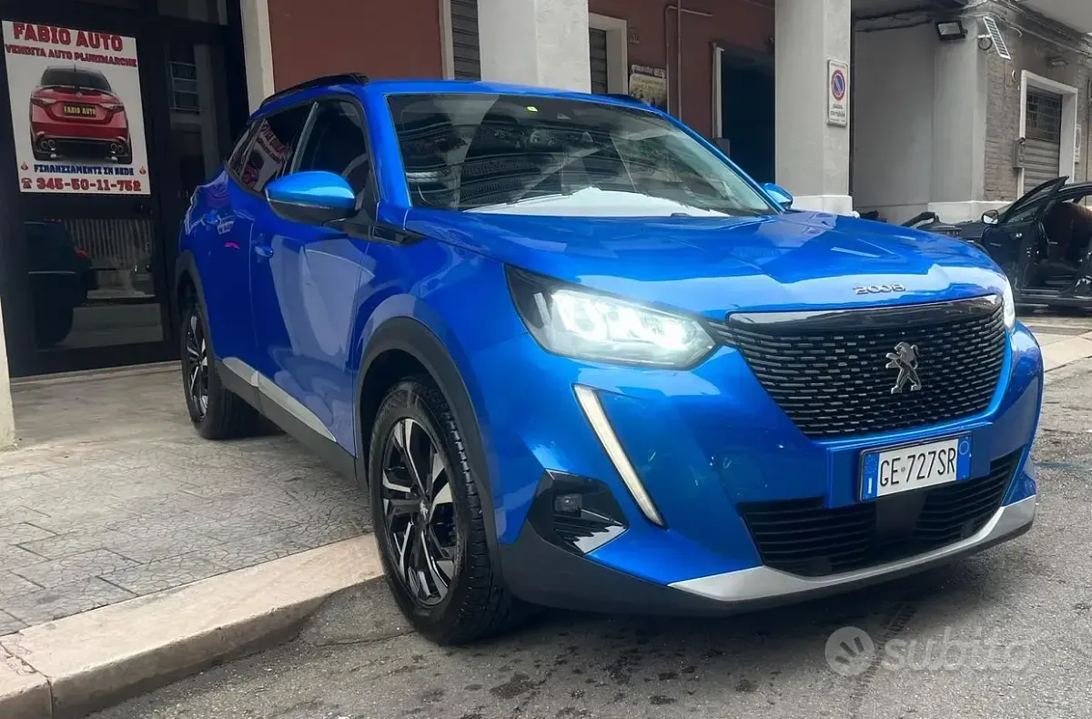 Usata Peugeot 2008 Allure 131 CV (96 kW) 2021 Blu SUV