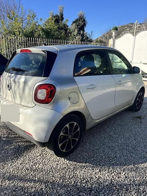 Usata Smart ForFour 71 CV (52 kW) 2017 Bianco Utilitaria