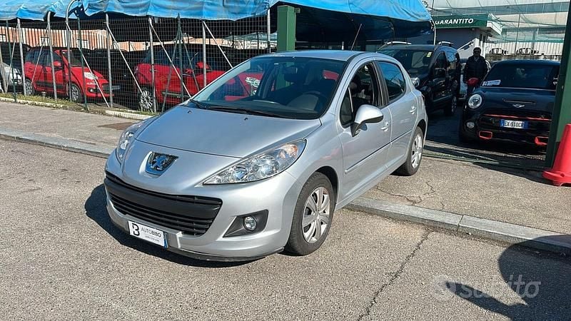Usata Peugeot 207 70 CV (51 kW) 2013 Grigio Berlina