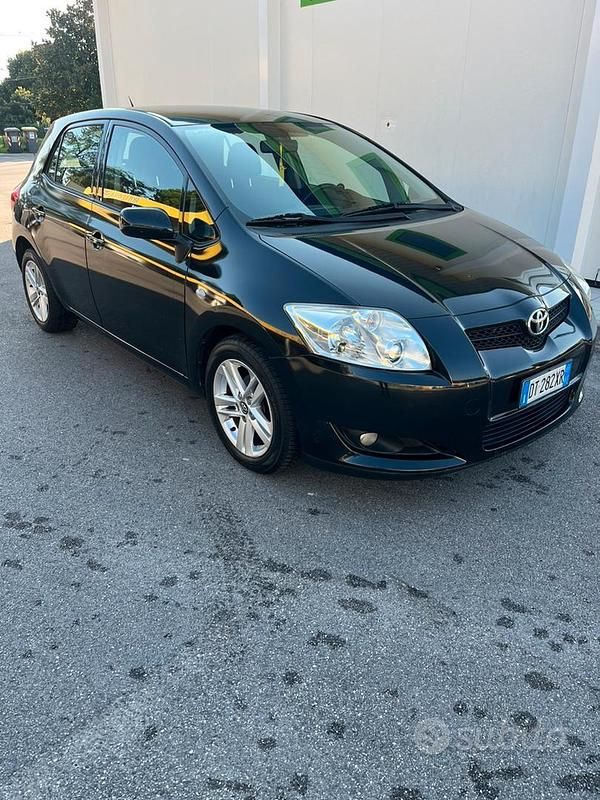 Nero Usata 2009 Toyota Auris Tre volumi | 3800 € - Immagine 1/4