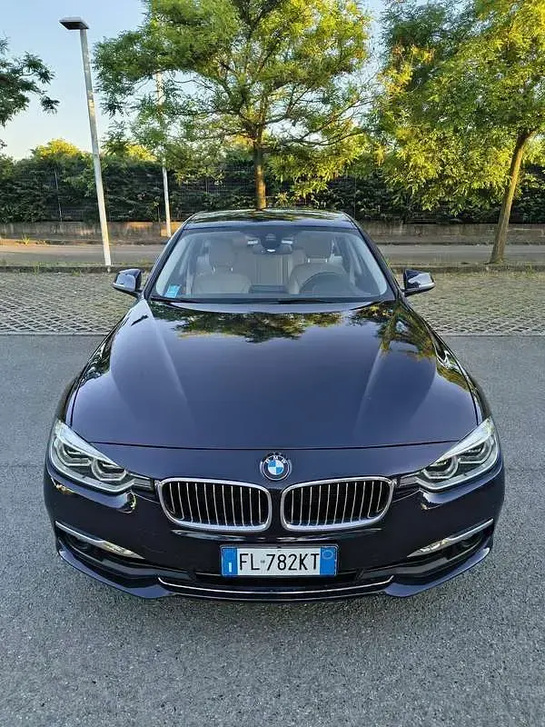 Usata BMW 318 Luxury Line 150 CV (110 kW) 2017 Blu/azzurro Station wagon
