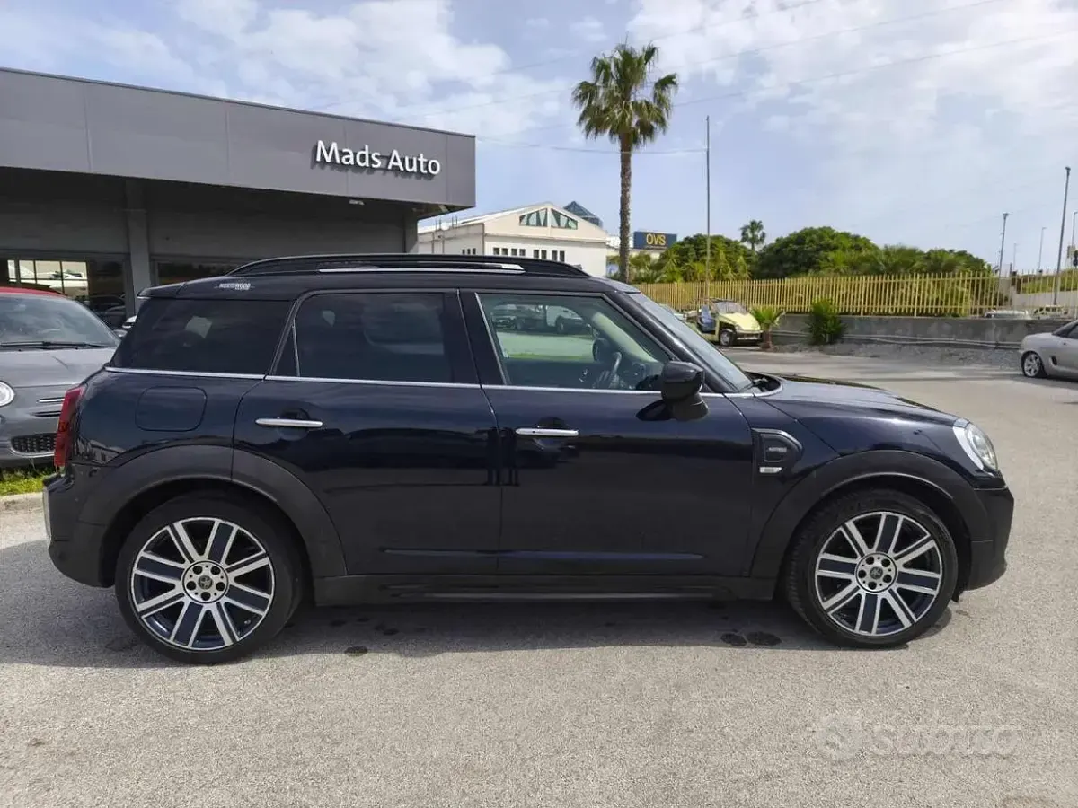 Käytetty Mini Cooper D Countryman 150 HP (110 kW) 2021 Musta Katumaasturi