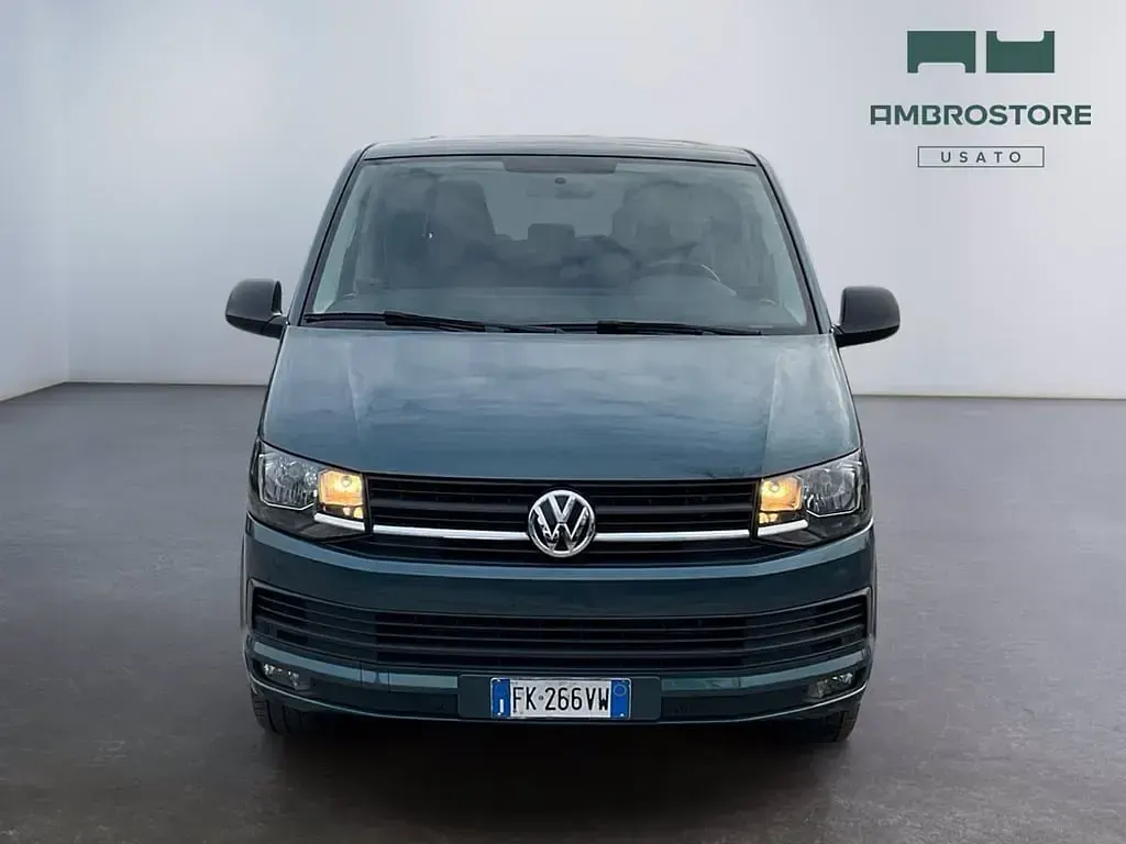 Usata VW Multivan Trendline 150 CV (110 kW) 2017 Blu Monovolume