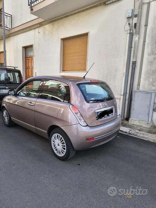 Usata Lancia Ypsilon 75 CV (55 kW) 2011 Utilitaria