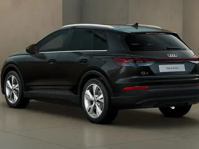 Nuova Audi Q4 e-tron Ambiente 150 kW (204 CV) 2026 Nero mythos metallizzato SUV