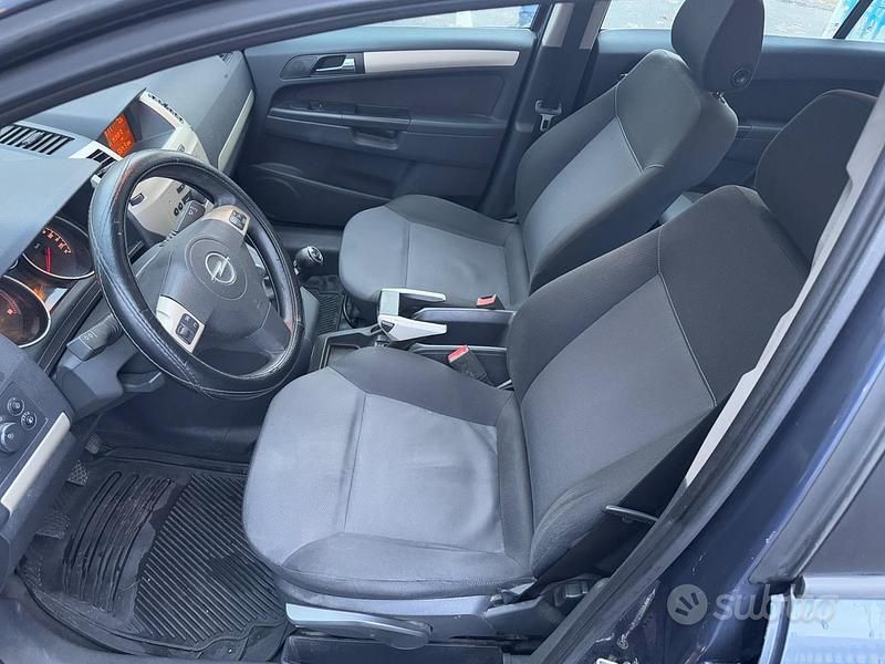 Usata Opel Zafira Cosmo 120 CV (88 kW) 2008 Blu Monovolume