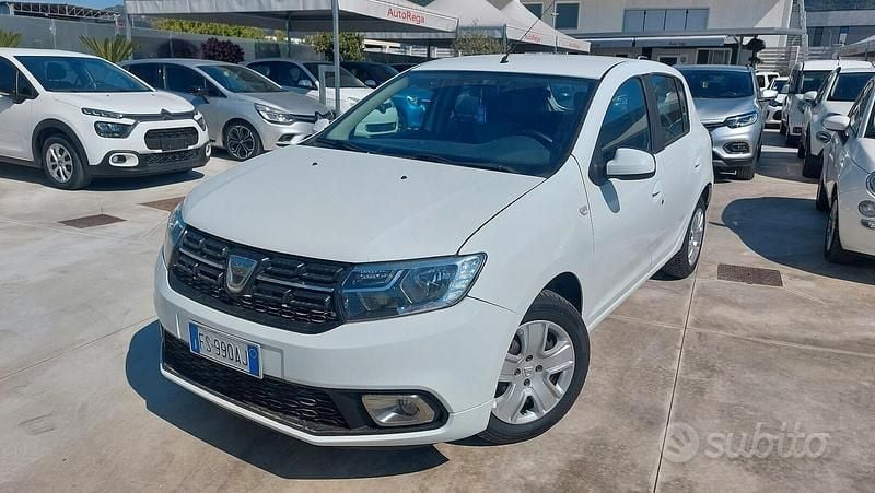 Bianco Usata 2018 Dacia Sandero Due volumi | 6900 € (Ottimo prezzo) - Immagine 1/4