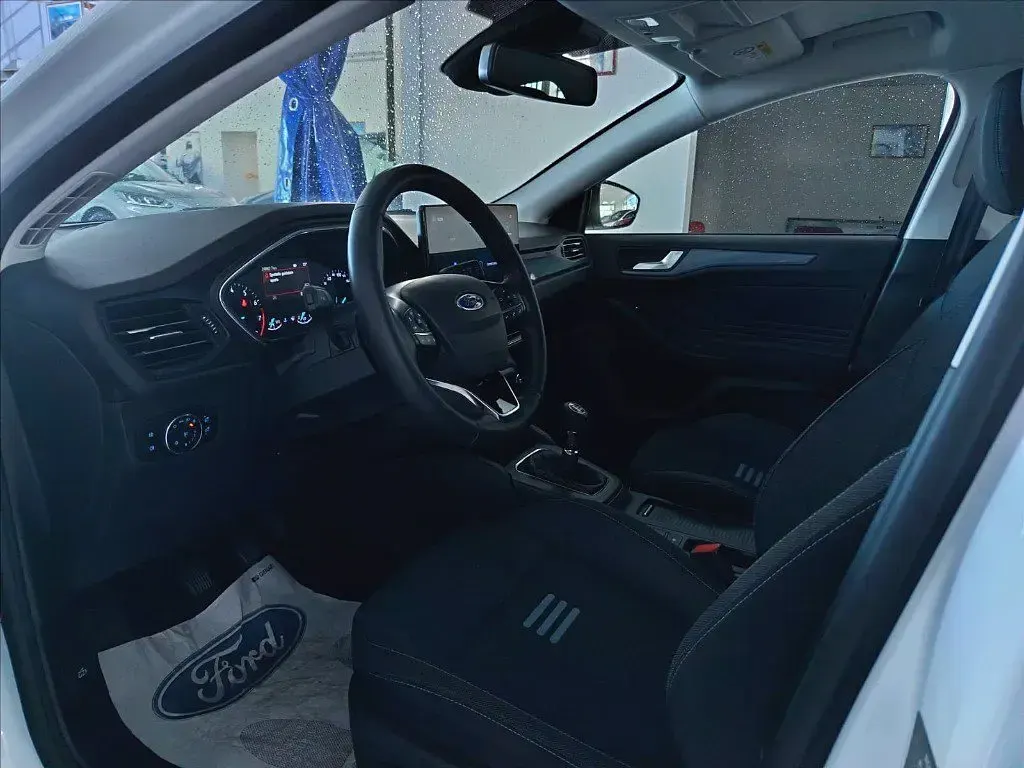 Usata Ford Focus Active 125 CV (91 kW) 2024 Bianco frozen Berlina