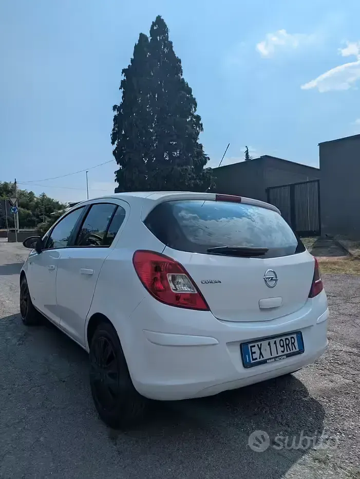 Usata Opel Corsa 85 CV (62 kW) 2015 Bianco Utilitaria