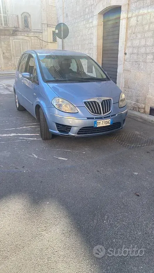 Usata Lancia Musa 90 CV (66 kW) 2009 Bluazzurro Monovolume