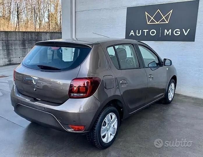 Usata Dacia Sandero 90 CV (66 kW) 2019 Marrone Berlina