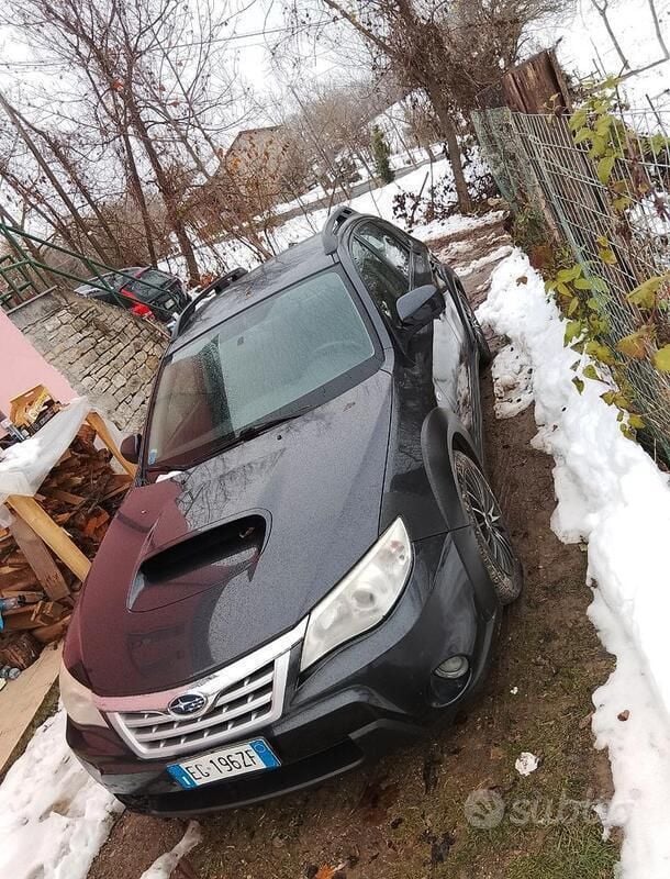 Nero Usata 2011 Subaru Impreza Tre volumi | 4500 € (Buon prezzo) - Immagine 1/4