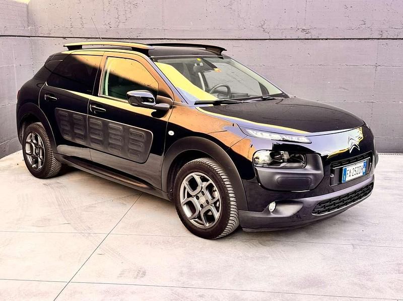 Usata Citroën C4 Shine 92 CV (67 kW) 2015 Nero SUV
