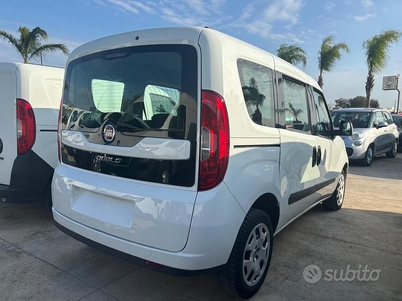 Usata Fiat Doblò 120 CV (88 kW) 2017 Bianco Monovolume