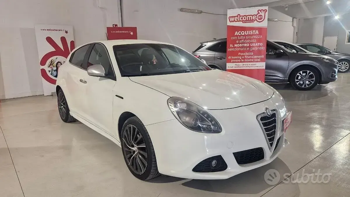 Usata Alfa Romeo Giulietta Exclusive 140 CV (102 kW) 2011 Bianco Utilitaria