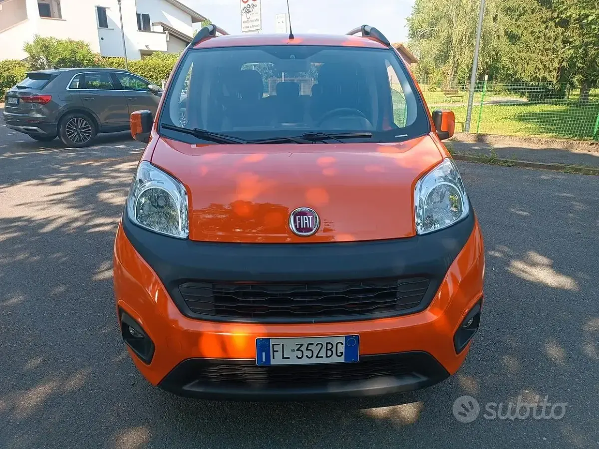 Usata Fiat Qubo Trekking 70 CV (51 kW) 2017 Arancione Monovolume