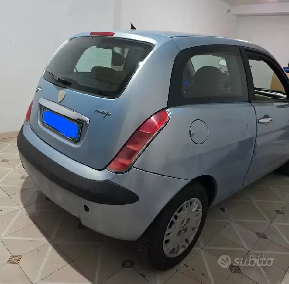 Usata Lancia Ypsilon 69 CV (50 kW) 2005 Blu Utilitaria