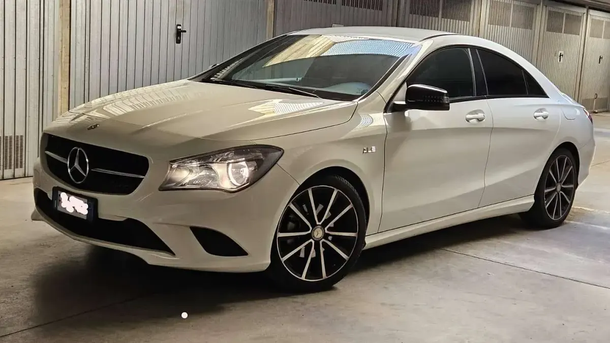 Usata Mercedes CLA180 122 CV (89 kW) 2015 Bianco Coupé