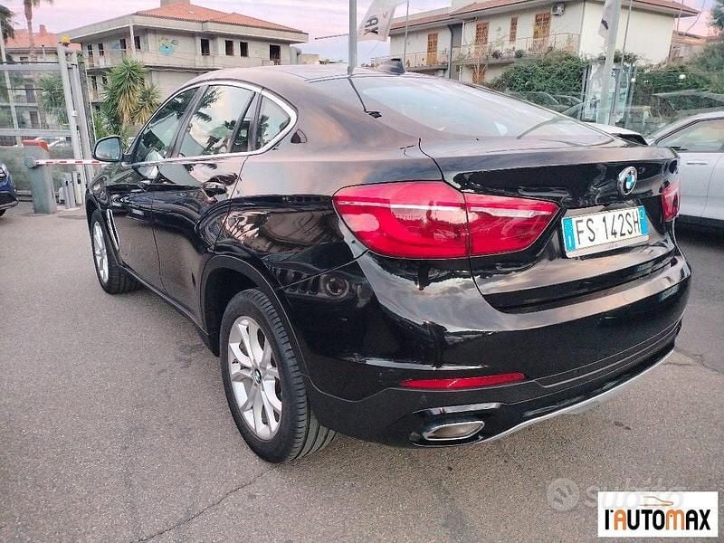 Begagnad BMW X6 Efficient Dynamics 258 HK (189 kW) 2018 Svart SUV