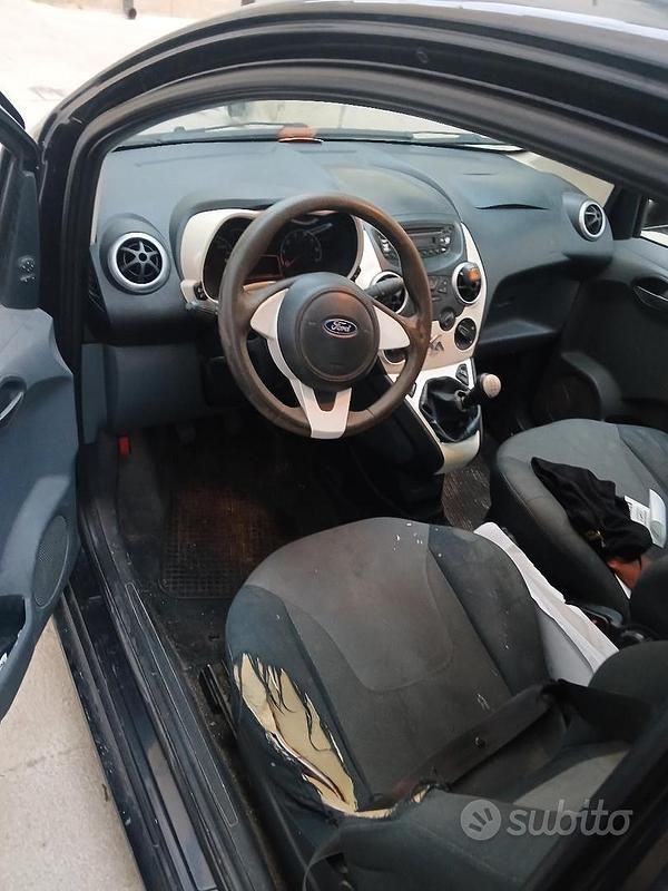 Usata Ford Ka 69 CV (50 kW) 2010 Nero Utilitaria