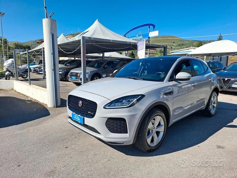 Bianco Usata 2019 Jaguar E-Pace R-Dynamic SUV | 23.900 € (Buon prezzo) - Immagine 1/4