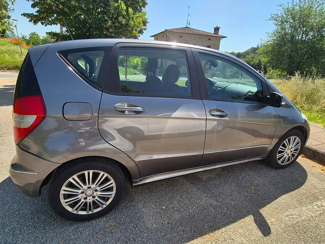 Usata Mercedes A160 Elegance 95 CV (69 kW) 2010 Argento Monovolume