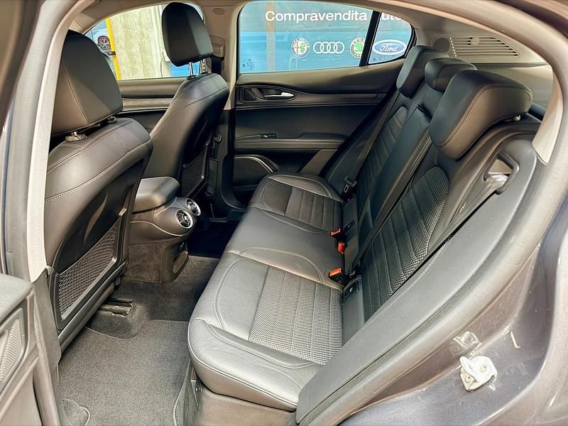 Usata Alfa Romeo Stelvio 150 CV (110 kW) 2017 Grigio SUV