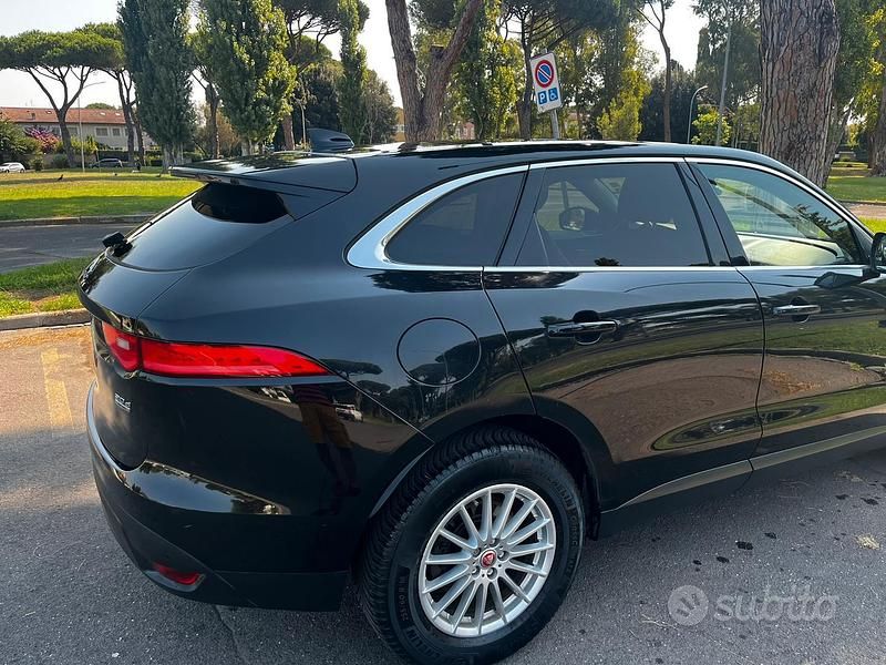 Usata Jaguar F-Pace Prestige 180 CV (132 kW) 2017 Nero SUV