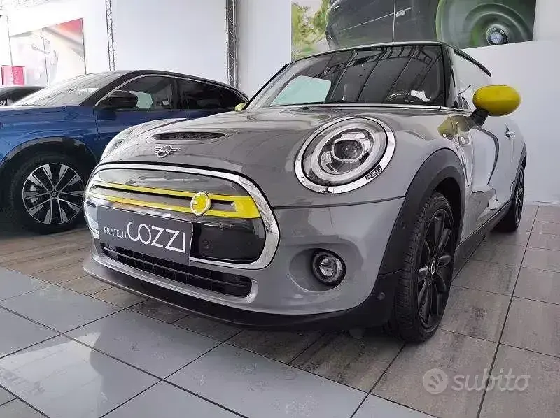Usata Mini Cooper Coupé 75 kW (102 CV) 2020 Grigio Coupé