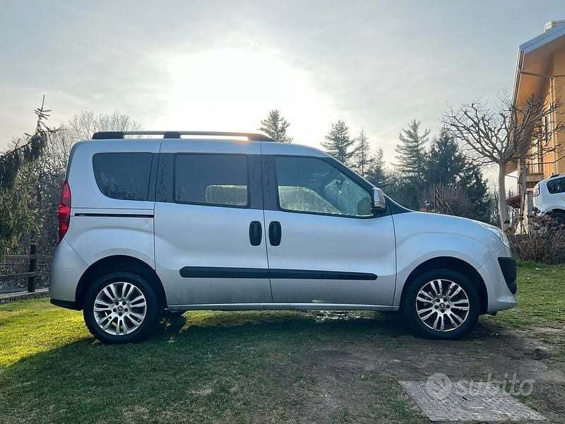 Usata Fiat Doblò Active 105 CV (77 kW) 2015 Grigio Monovolume
