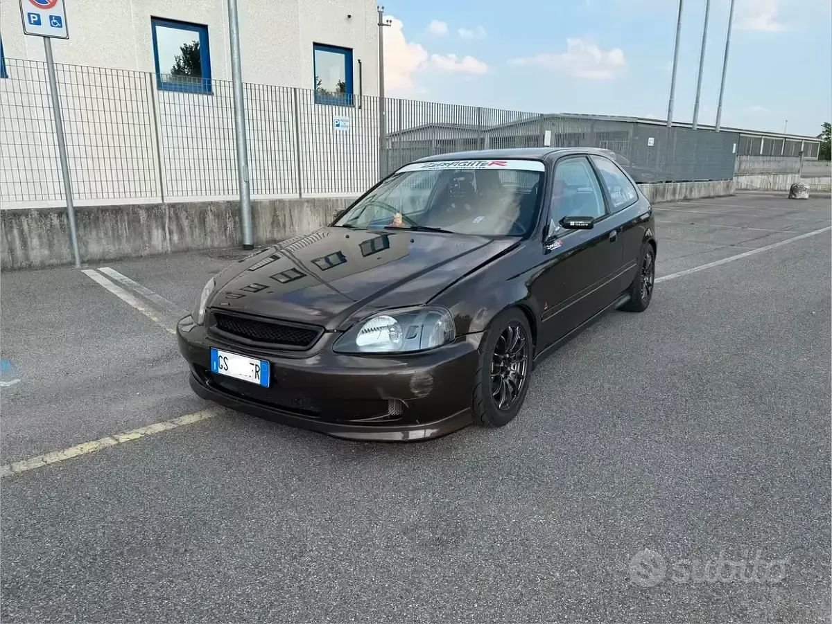 Usata Honda Civic 114 CV (83 kW) 1999 Marrone Utilitaria